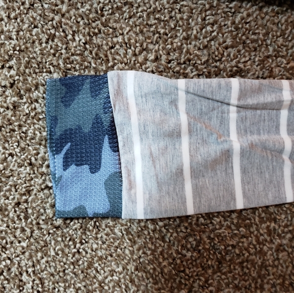 Thermal Camo Striped Top - Picture 6 of 8